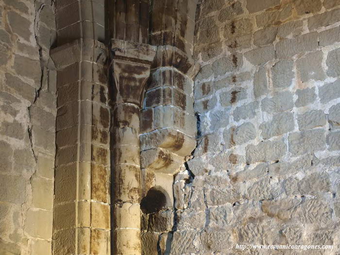DETALLE DEL ACCESO A LA TORRE